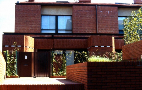 UNIFAMILIARES BIZKARGI GETXO. Construido 1990